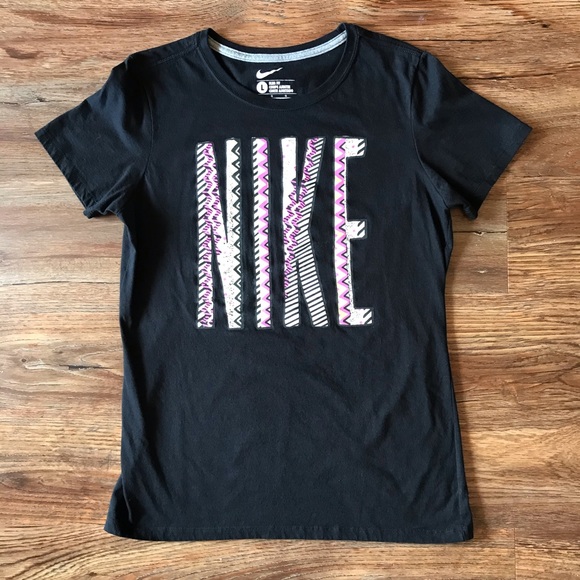 Nike Black Tee Shirt - Great Logo Detail - Large - Picture 1 of 4